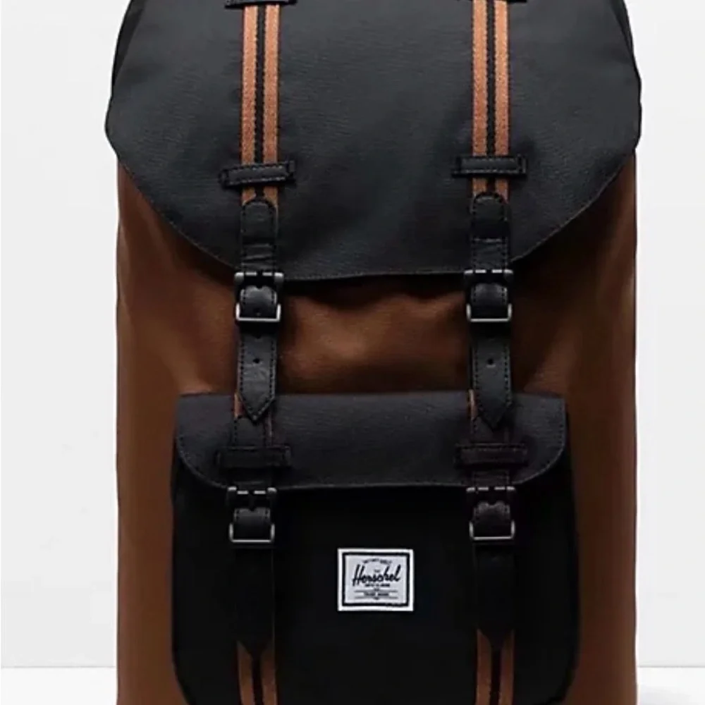 Herschel Supply Co. Little America Saddle & Black Backpack